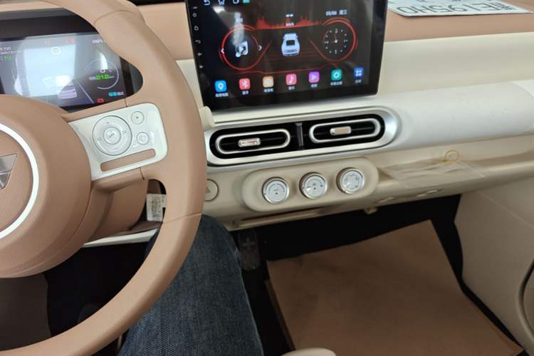 Used Wuling Hongguang MINIEV 2024 3rd Generation 215km Youth Edition Audio And AC Panel