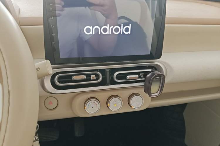 Used Wuling Hongguang MINIEV 2024 3rd Generation 215km Youth Edition Audio And AC Panel