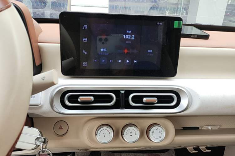 Used Wuling Hongguang MINIEV 2024 3rd Generation 215km Advanced Version Audio And AC Panel