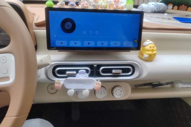 Used Wuling Hongguang MINIEV 2024 3rd Generation 215km Youth Edition Audio And AC Panel