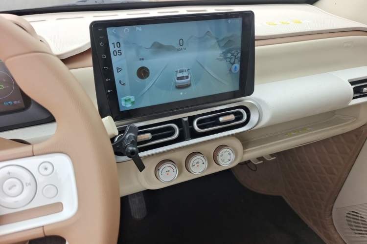 Used Wuling Hongguang MINIEV 2024 3rd Generation 215km Youth Edition Audio And AC Panel
