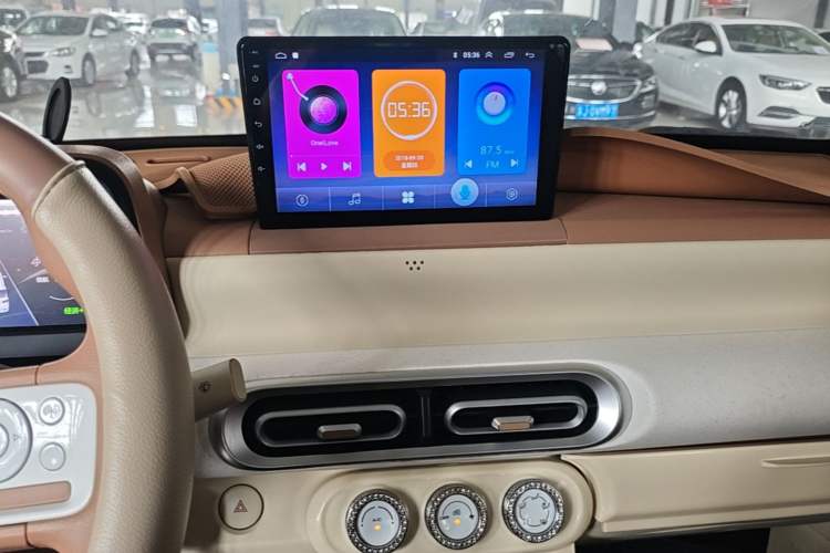 Used Wuling Hongguang MINIEV 2024 3rd Generation 215km Youth Edition Audio And AC Panel
