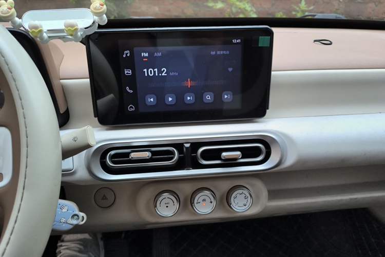 Used Wuling Hongguang MINIEV 2024 3rd Generation 215km Advanced Version Audio And AC Panel