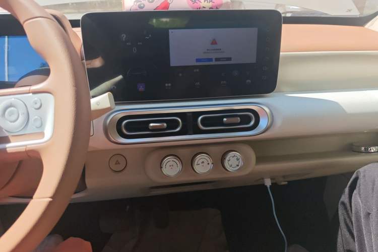 Used Wuling Hongguang MINIEV 2024 3rd Generation 215km Youth Edition Audio And AC Panel