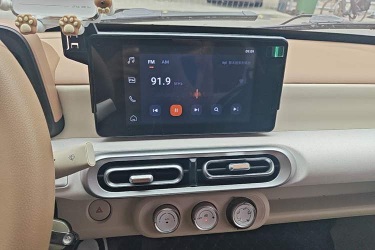Used Wuling Hongguang MINIEV 2024 3rd Generation 215km Advanced Version Audio And AC Panel