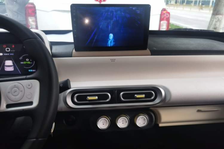 Used Wuling Hongguang MINIEV 2024 3rd Generation 215km Youth Edition Audio And AC Panel