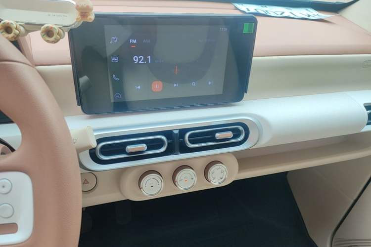 Used Wuling Hongguang MINIEV 2024 3rd Generation 215km Advanced Version Audio And AC Panel