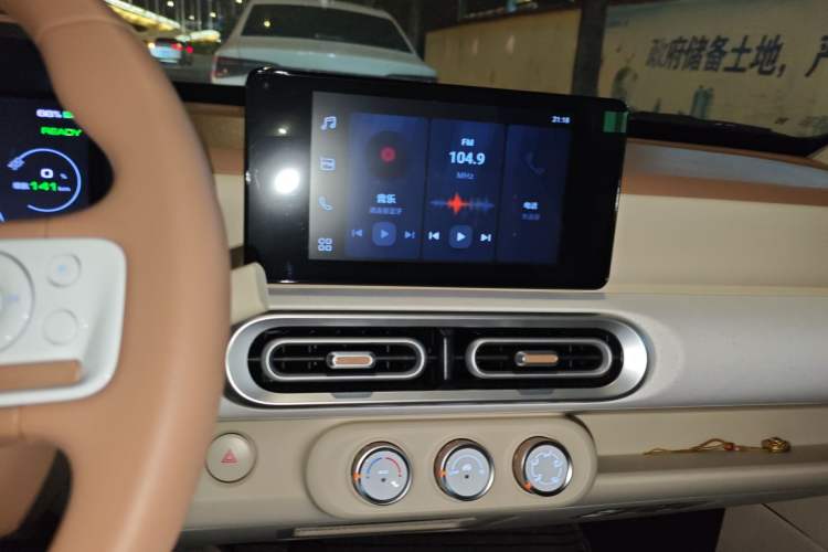 Used Wuling Hongguang MINIEV 2024 3rd Generation 215km Advanced Version Audio And AC Panel