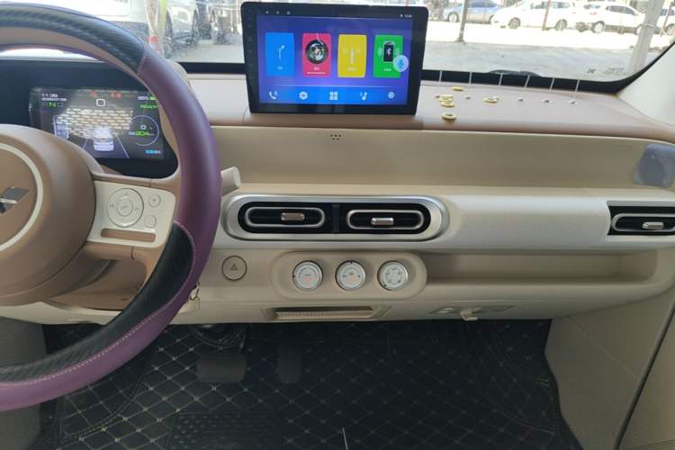 Used Wuling Hongguang MINIEV 2024 3rd Generation 215km Youth Edition Audio And AC Panel