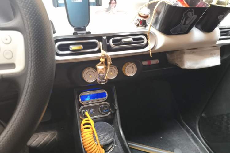 Used Wuling Hongguang MINIEV 2024 3rd Generation 215km Youth Edition Audio And AC Panel