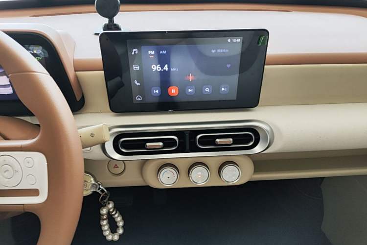 Used Wuling Hongguang MINIEV 2024 3rd Generation 215km Advanced Version Audio And AC Panel