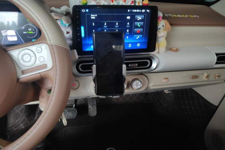 Used Wuling Hongguang MINIEV 2024 3rd Generation 215km Youth Edition Audio And AC Panel