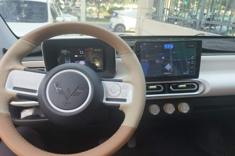 Used Wuling Hongguang MINIEV 2024 3rd Generation 215km Youth Edition Audio And AC Panel