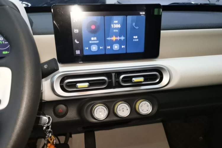Used Wuling Hongguang MINIEV 2024 3rd Generation 215km Advanced Version Audio And AC Panel
