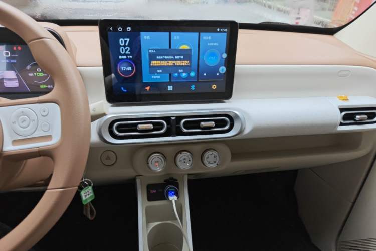 Used Wuling Hongguang MINIEV 2024 3rd Generation 215km Youth Edition Audio And AC Panel