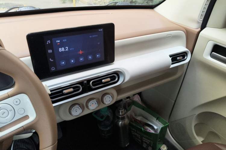 Used Wuling Hongguang MINIEV 2024 3rd Generation 215km Advanced Version Audio And AC Panel