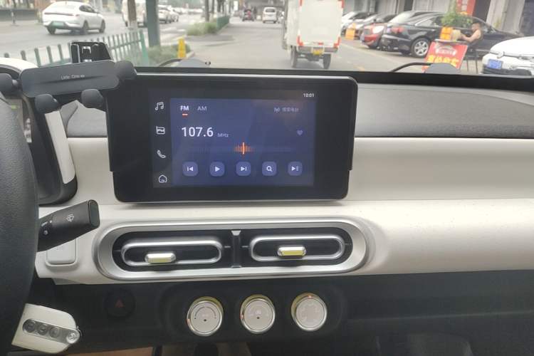 Used Wuling Hongguang MINIEV 2024 3rd Generation 215km Advanced Version Audio And AC Panel