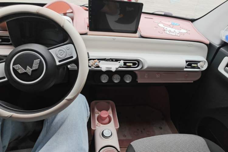 Used Wuling Hongguang MINIEV 2024 3rd Generation 215km Youth Edition Audio And AC Panel