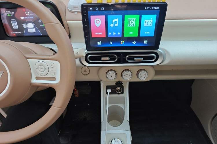Used Wuling Hongguang MINIEV 2024 3rd Generation 215km Youth Edition Audio And AC Panel