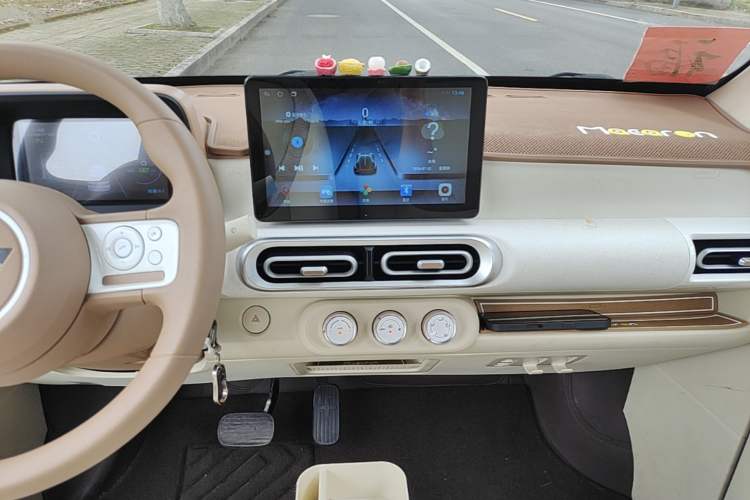 Used Wuling Hongguang MINIEV 2024 3rd Generation 215km Youth Edition Audio And AC Panel