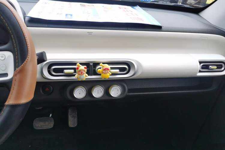 Used Wuling Hongguang MINIEV 2024 3rd Generation 215km Youth Edition Audio And AC Panel