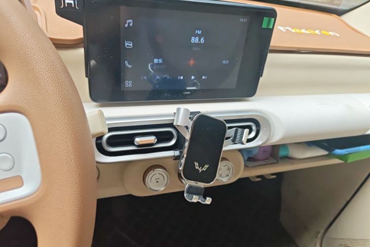 Used Wuling Hongguang MINIEV 2024 3rd Generation 215km Advanced Version Audio And AC Panel