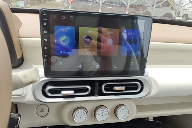 Used Wuling Hongguang MINIEV 2024 3rd Generation 215km Youth Edition Audio And AC Panel