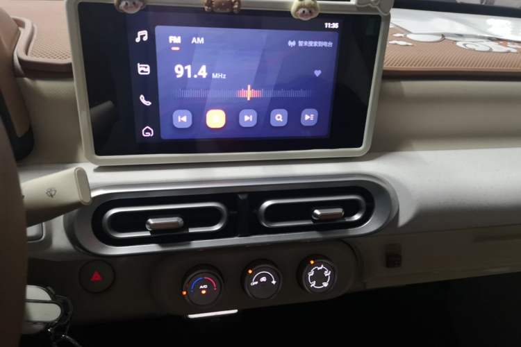 Used Wuling Hongguang MINIEV 2024 3rd Generation 215km Advanced Version Audio And AC Panel