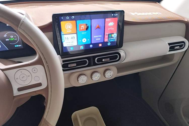 Used Wuling Hongguang MINIEV 2024 3rd Generation 215km Youth Edition Audio And AC Panel