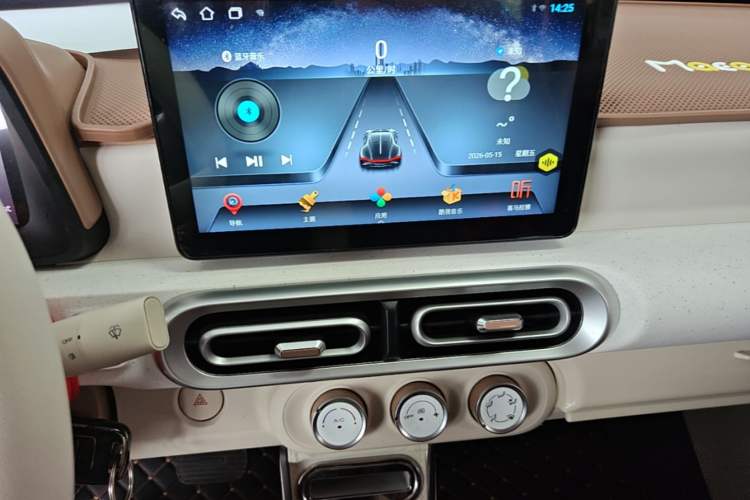 Used Wuling Hongguang MINIEV 2024 3rd Generation 215km Youth Edition Audio And AC Panel