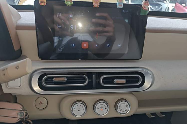 Used Wuling Hongguang MINIEV 2024 3rd Generation 215km Advanced Version Audio And AC Panel