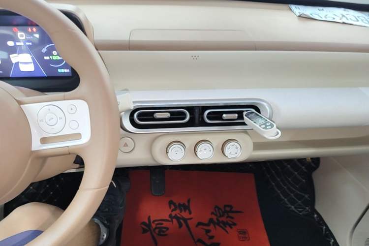 Used Wuling Hongguang MINIEV 2024 3rd Generation 215km Youth Edition Audio And AC Panel