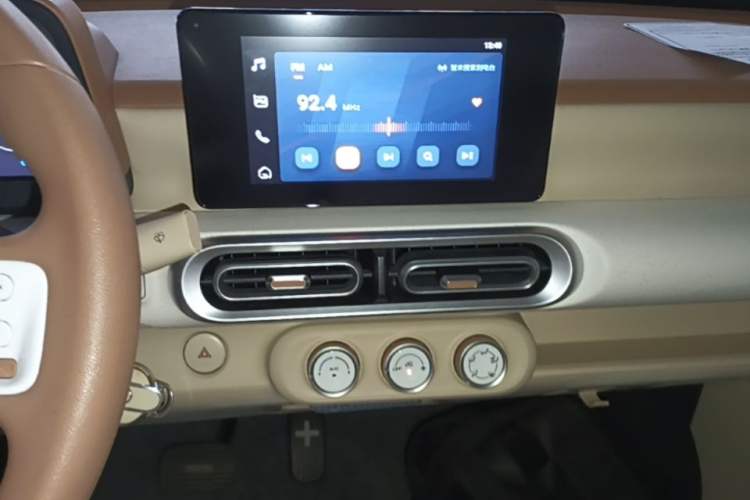 Used Wuling Hongguang MINIEV 2024 3rd Generation 215km Advanced Version Audio And AC Panel