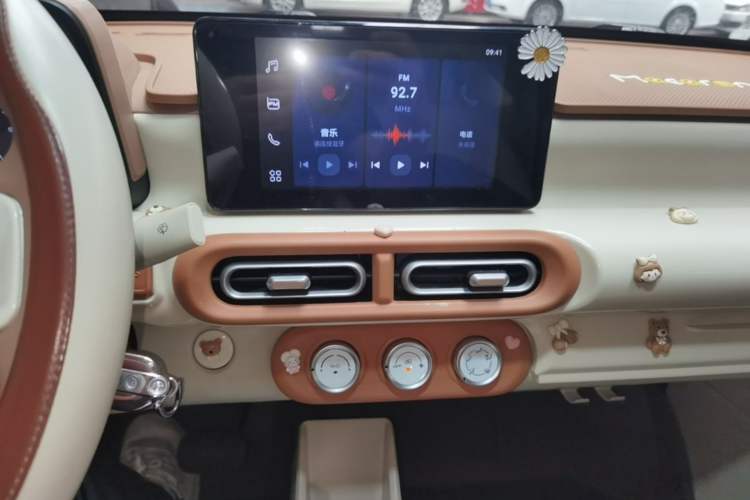 Used Wuling Hongguang MINIEV 2024 3rd Generation 215km Advanced Version Audio And AC Panel