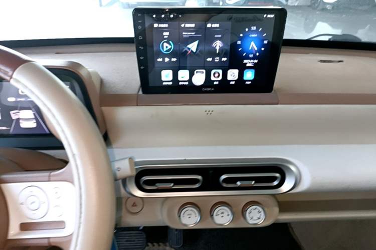 Used Wuling Hongguang MINIEV 2024 3rd Generation 215km Youth Edition Audio And AC Panel