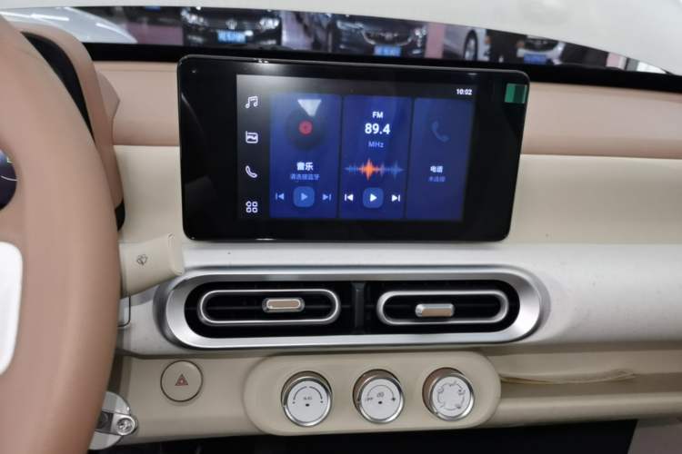 Used Wuling Hongguang MINIEV 2024 3rd Generation 215km Advanced Version Audio And AC Panel