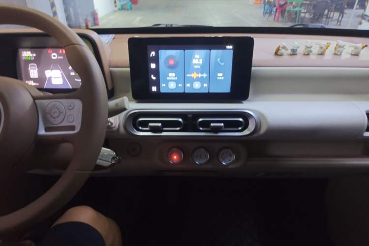 Used Wuling Hongguang MINIEV 2024 3rd Generation 215km Advanced Version Audio And AC Panel
