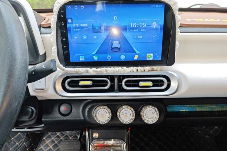 Used Wuling Hongguang MINIEV 2024 3rd Generation 215km Youth Edition Audio And AC Panel