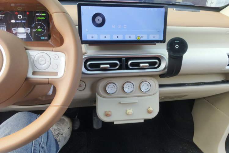 Used Wuling Hongguang MINIEV 2024 3rd Generation 215km Youth Edition Audio And AC Panel