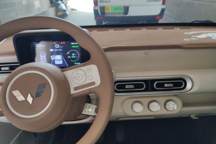 Used Wuling Hongguang MINIEV 2024 3rd Generation 215km Youth Edition Audio And AC Panel