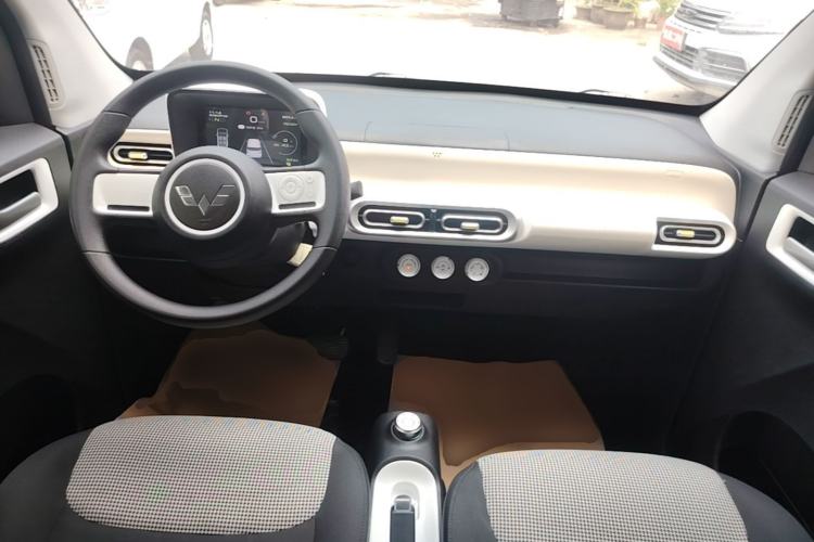 Used Wuling Hongguang MINIEV 2024 3rd Generation 215km Youth Edition Center Console