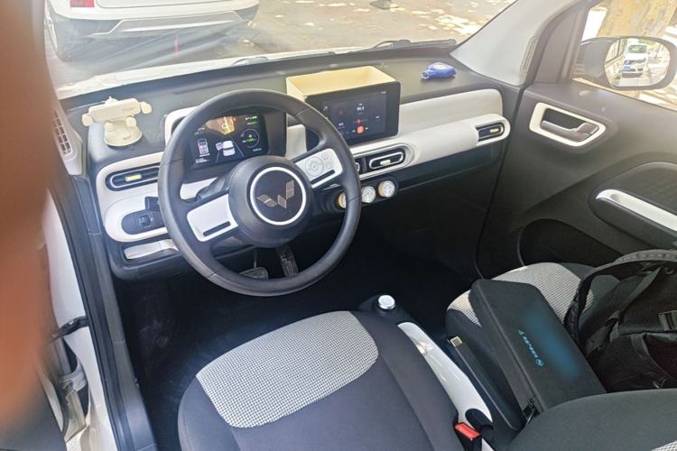 Used Wuling Hongguang MINIEV 2024 3rd Generation 215km Advanced Version Center Console
