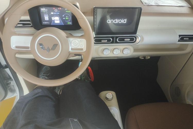 Used Wuling Hongguang MINIEV 2024 3rd Generation 215km Youth Edition Center Console