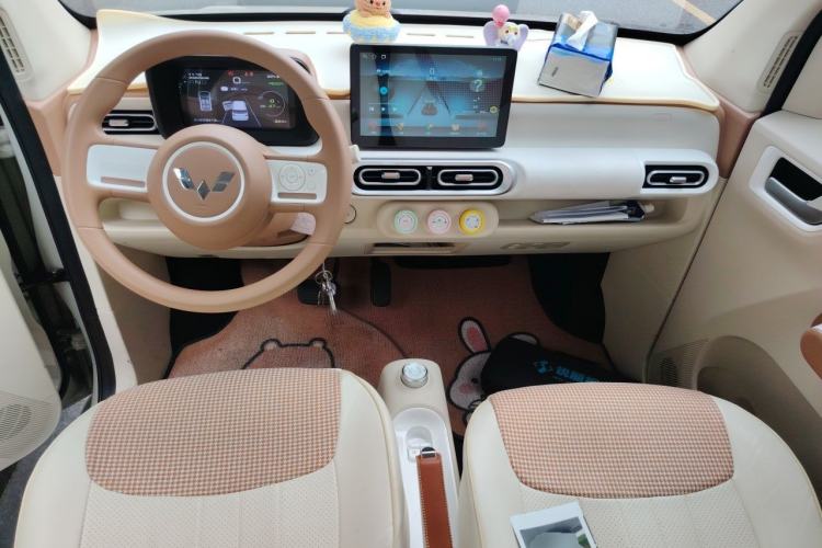 Used Wuling Hongguang MINIEV 2024 3rd Generation 215km Youth Edition Center Console