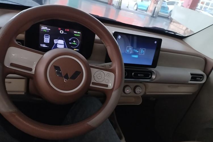 Used Wuling Hongguang MINIEV 2024 3rd Generation 215km Youth Edition Center Console