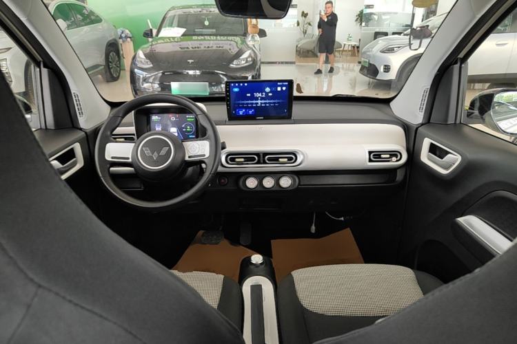 Used Wuling Hongguang MINIEV 2024 3rd Generation 215km Youth Edition Center Console