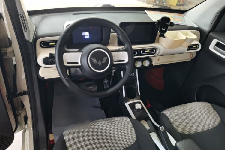 Used Wuling Hongguang MINIEV 2024 3rd Generation 215km Advanced Version Center Console