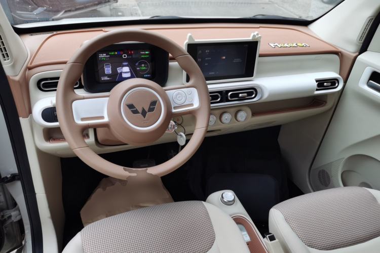 Used Wuling Hongguang MINIEV 2024 3rd Generation 215km Advanced Version Center Console