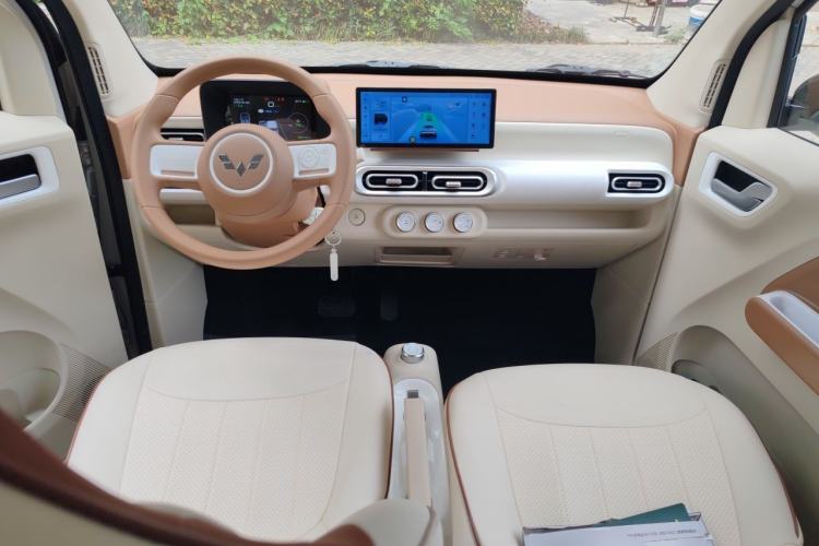 Used Wuling Hongguang MINIEV 2024 3rd Generation 215km Youth Edition Center Console