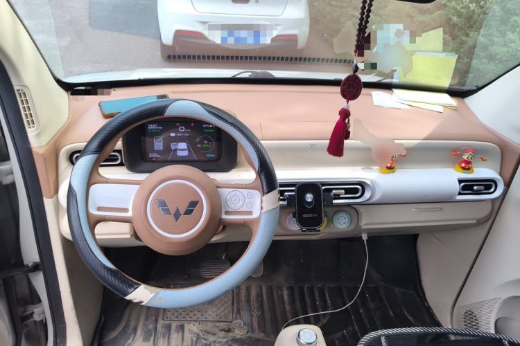 Used Wuling Hongguang MINIEV 2024 3rd Generation 215km Youth Edition Center Console